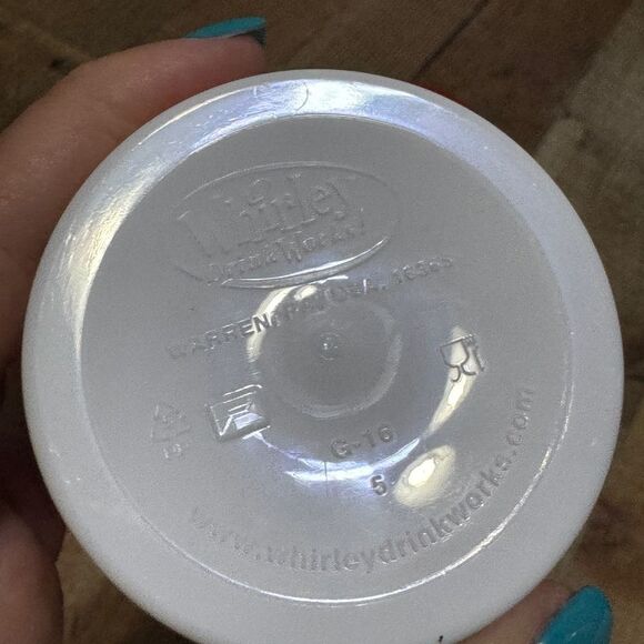 10 Vintage Coca-Cola Classic USA Whirly Plastic Cups With Lids - Picture 6 of 8